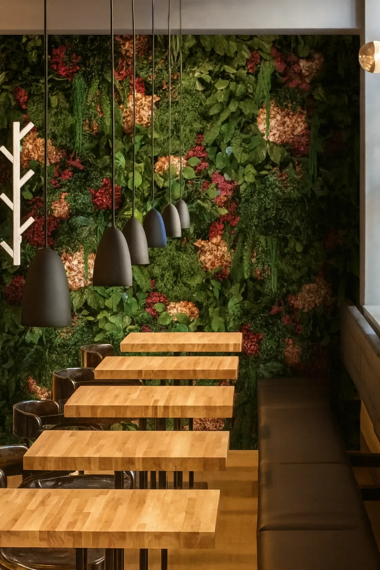 Hanging Garden Oficina Moderna — Jardín colgante de MOOSMOOS