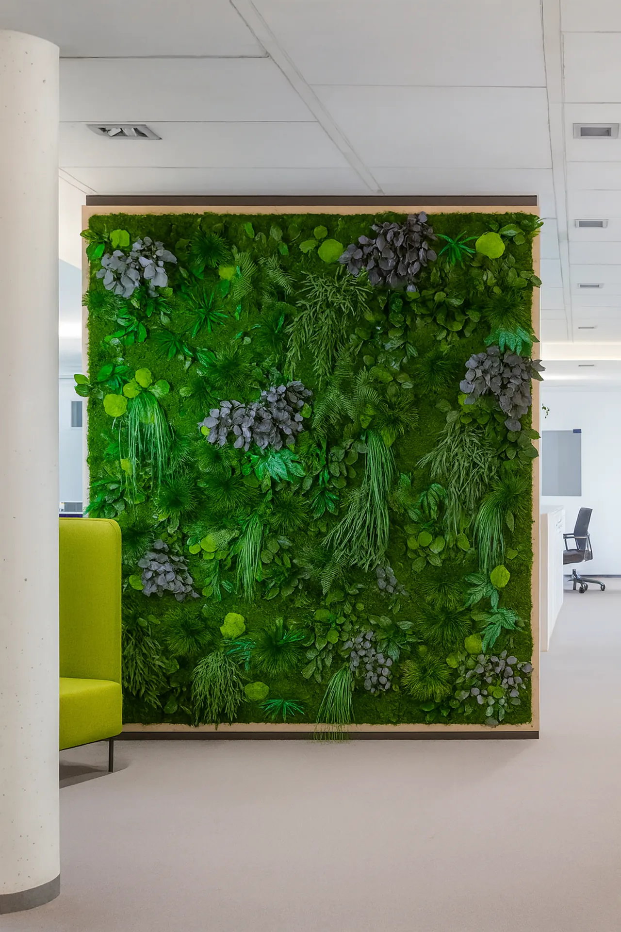 Pared de musgo «Modern» para la recepción de una oficina — Decoración vegetal para paredes de MOOSMOOS