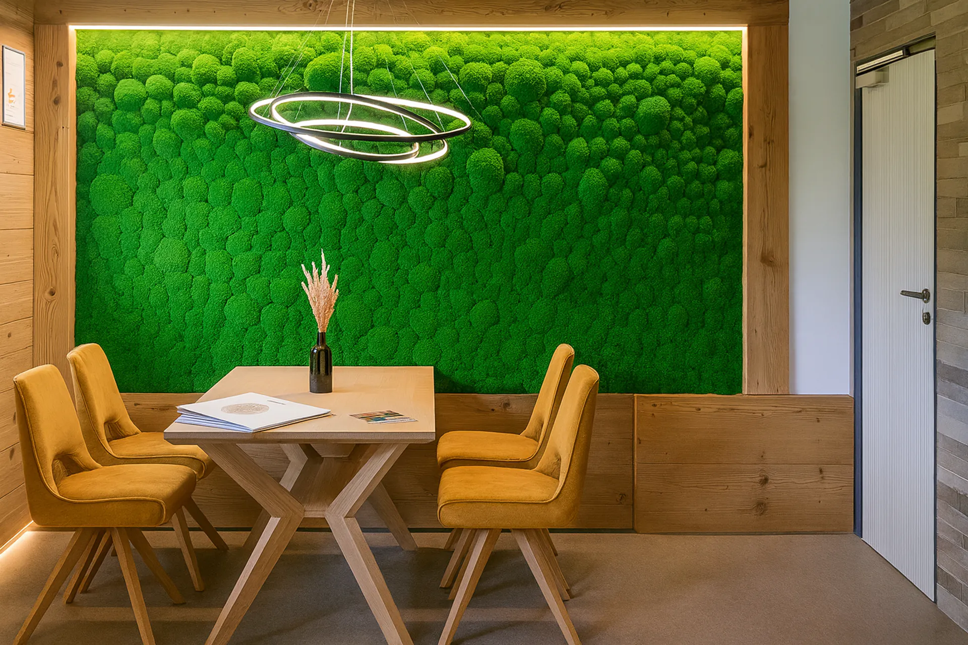 Pared de musgo para sala de reuniones «Modern» — Decoración vegetal para paredes de MOOSMOOS