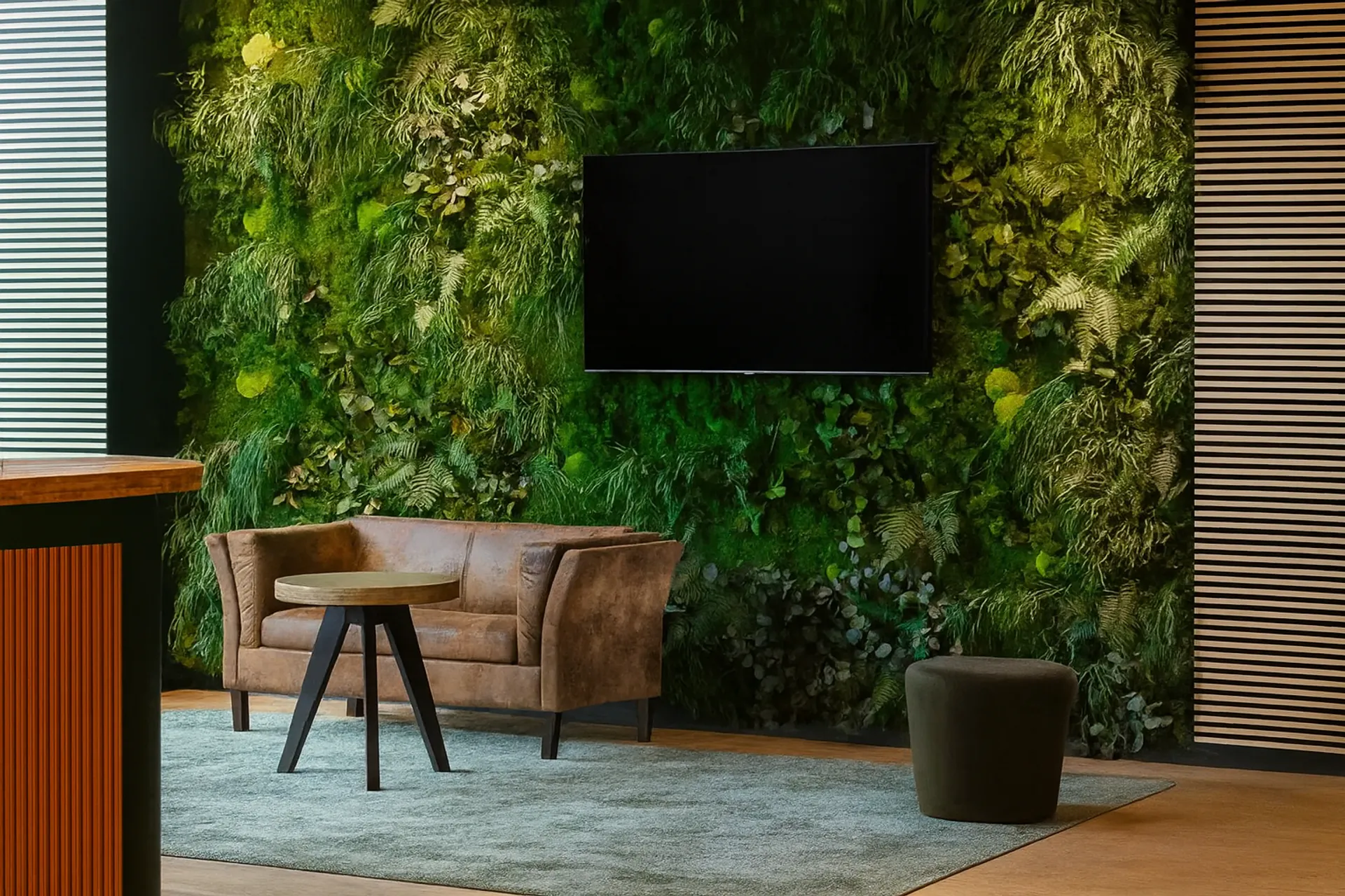 Pared de musgo en la zona de descanso de una oficina moderna — Decoración vegetal para paredes de MOOSMOOS