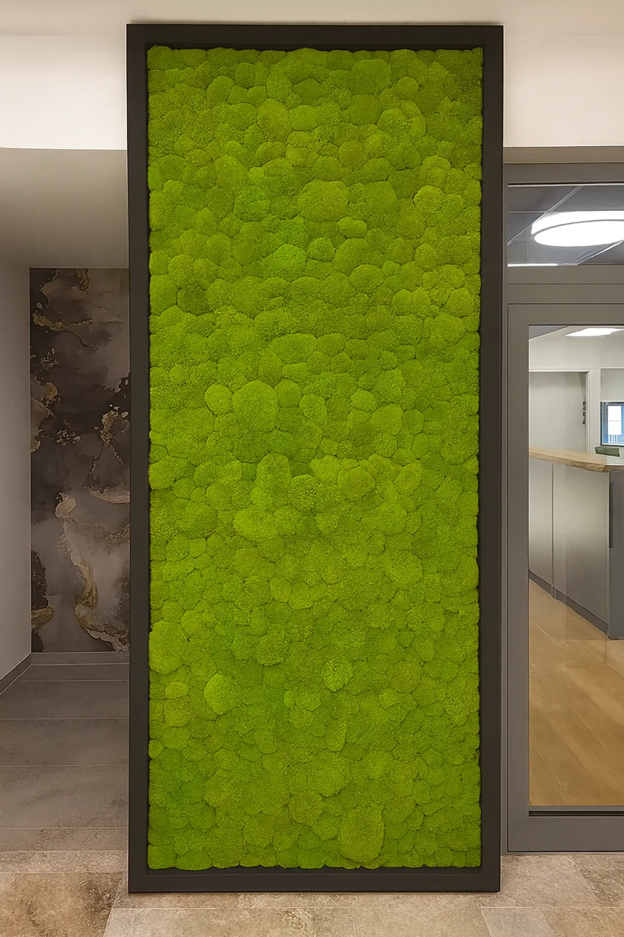 pared de musgo «Ballenmoos» para oficina — Vegetación mural de MOOSMOOS