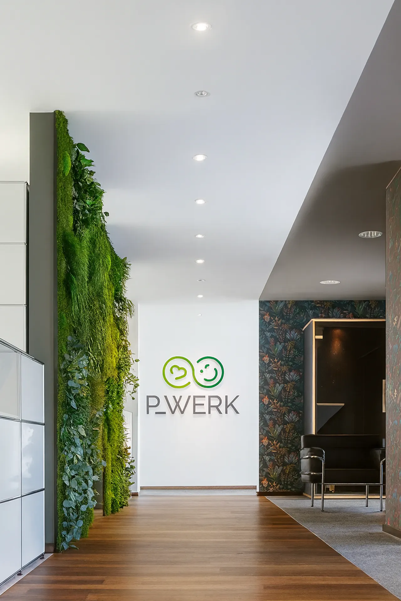Logotipo de musgo de la recepción de la oficina de Pwerk — Logotipo de musgo de MOOSMOOS