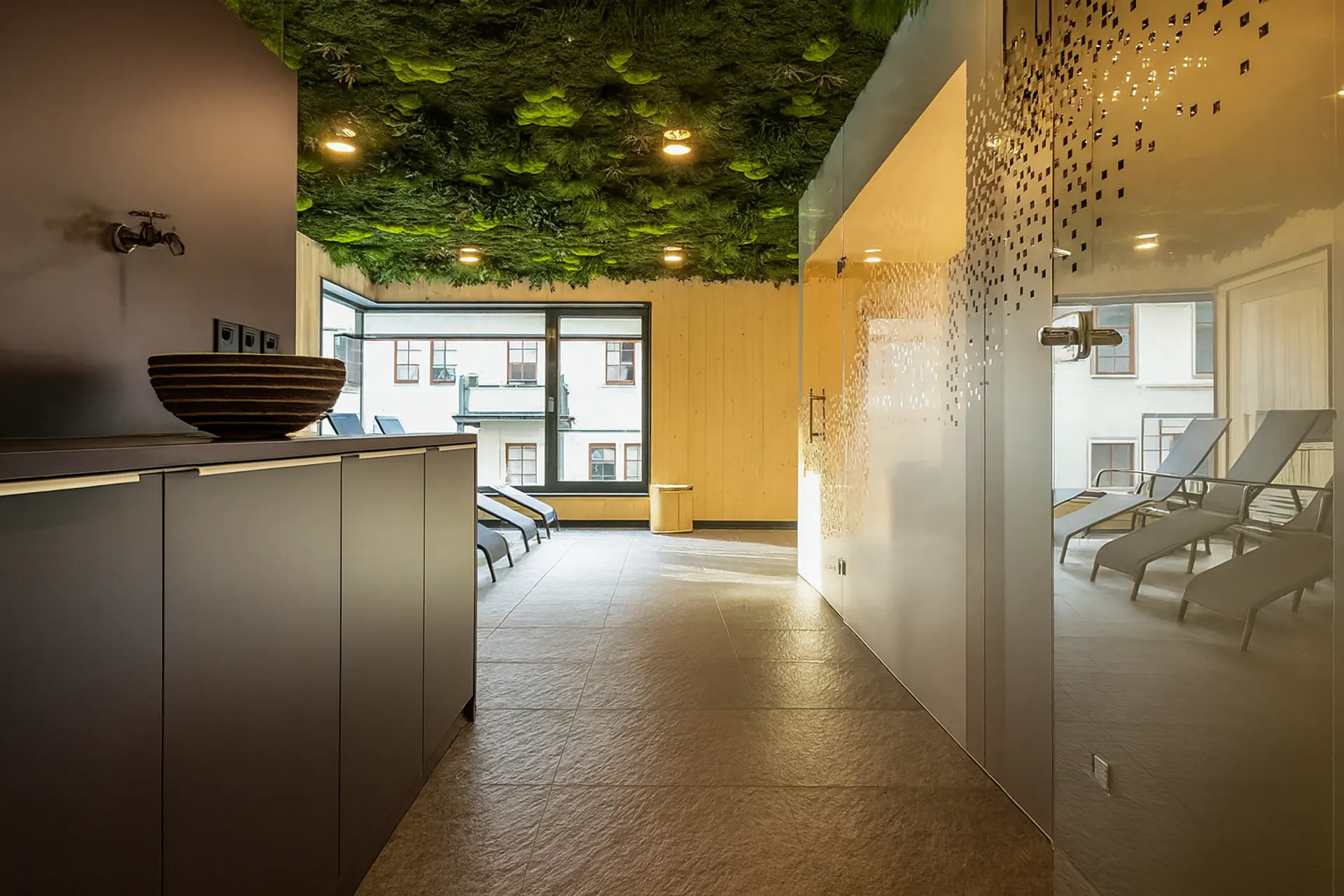 Recepción de Hanging Garden Wellness con «Grüner» — Vegetalización de techos de MOOSMOOS